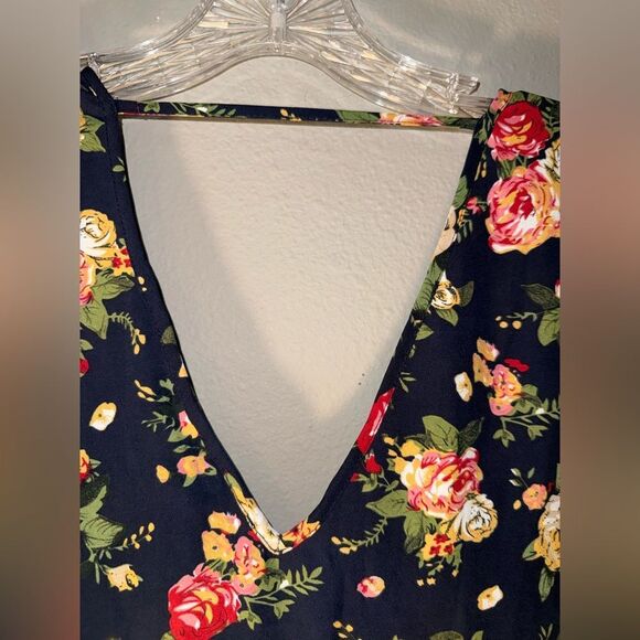 DR2 Navy Floral V-Neck Short Sleeve Blouse Large #724 - Picture 4 of 7